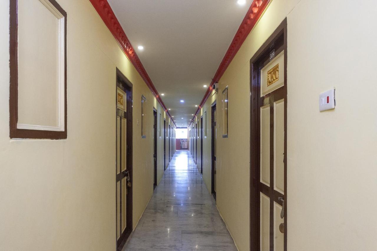 Oyo Flagship 24898 Senthur Murugan Residency Tambaram Exterior photo