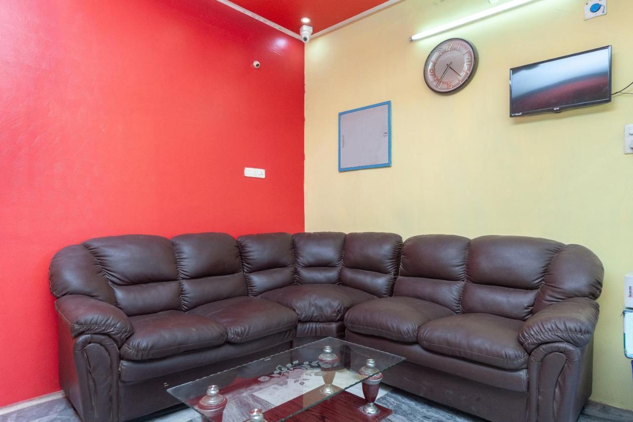 Oyo Flagship 24898 Senthur Murugan Residency Tambaram Exterior photo