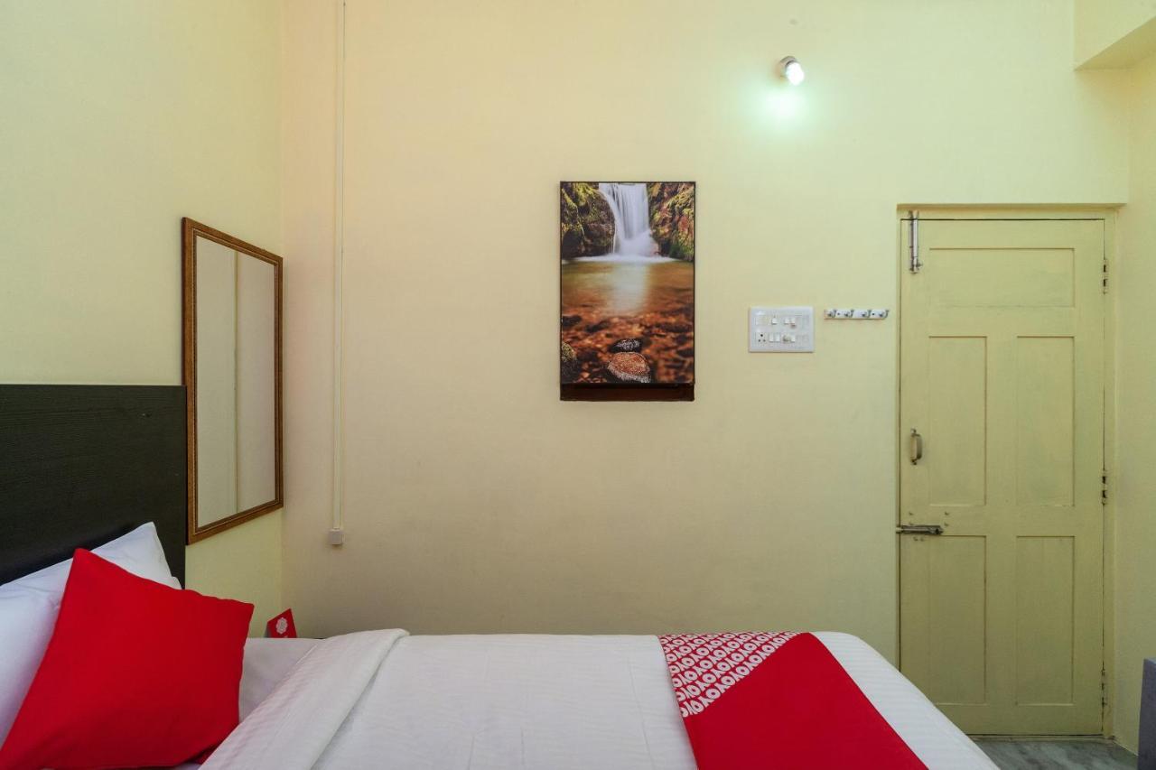 Oyo Flagship 24898 Senthur Murugan Residency Tambaram Exterior photo